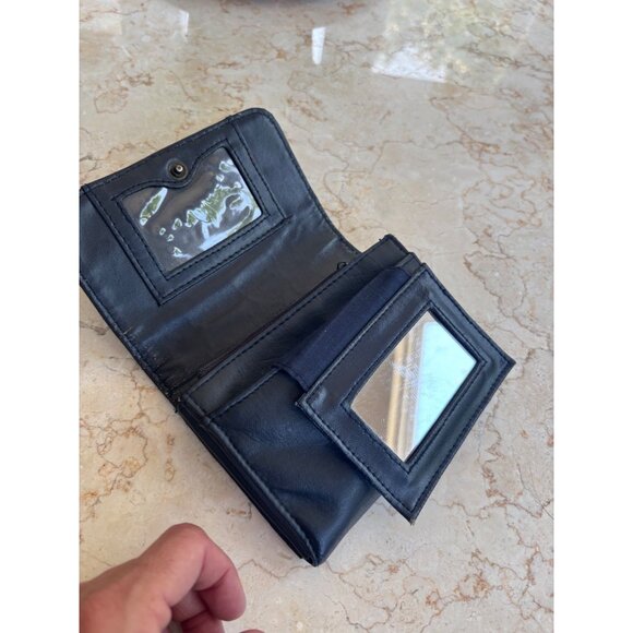 Leather Bi-Fold Wallet With Snap Closure & ID Window - Picture 3 of 10